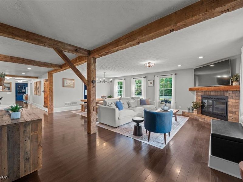 16970 Auburn Road, Chagrin Falls, OH 44023 Photo 3
