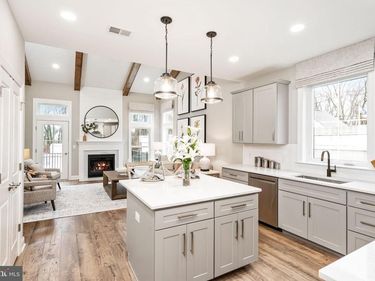 44 KAY CHIARELLO WAY, HAMILTON, NJ 08690