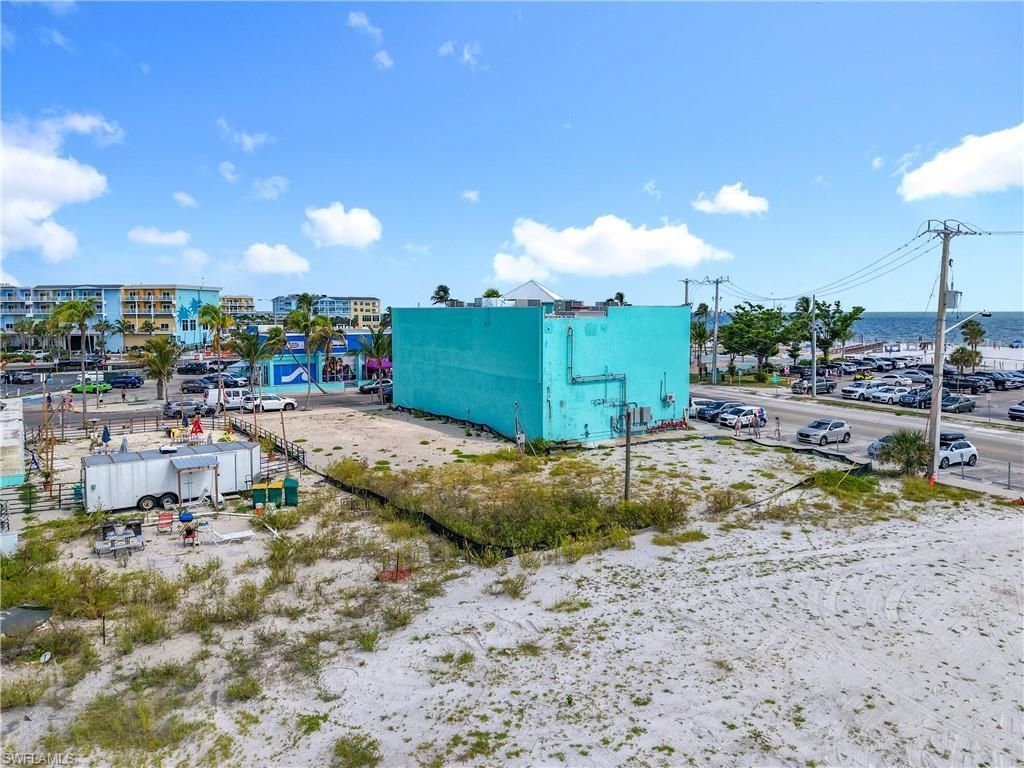 159/161 Old San Carlos Blvd, Fort Myers Beach, FL 33931 Photo