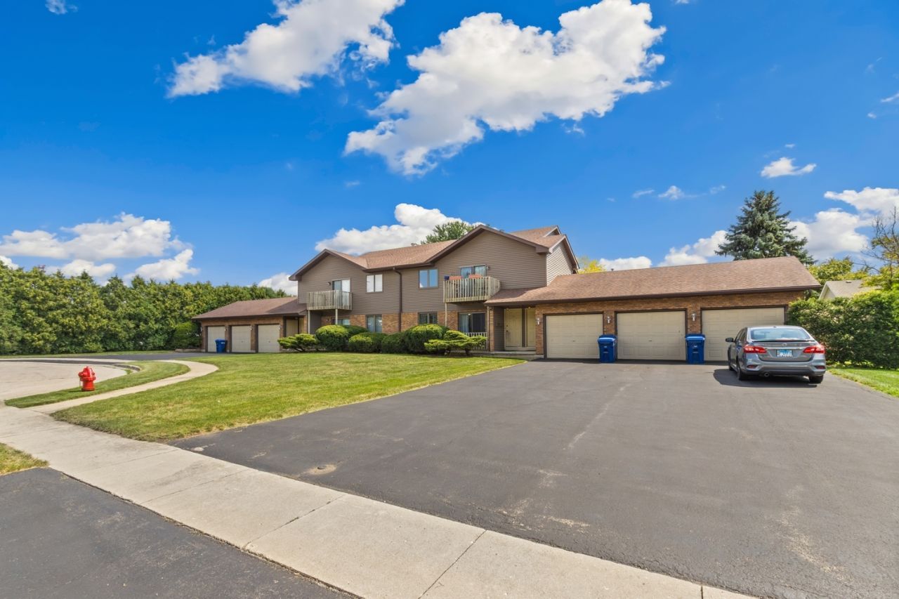 216 Pardridge Place, Unit 216, DeKalb, IL 60115 Main Photo