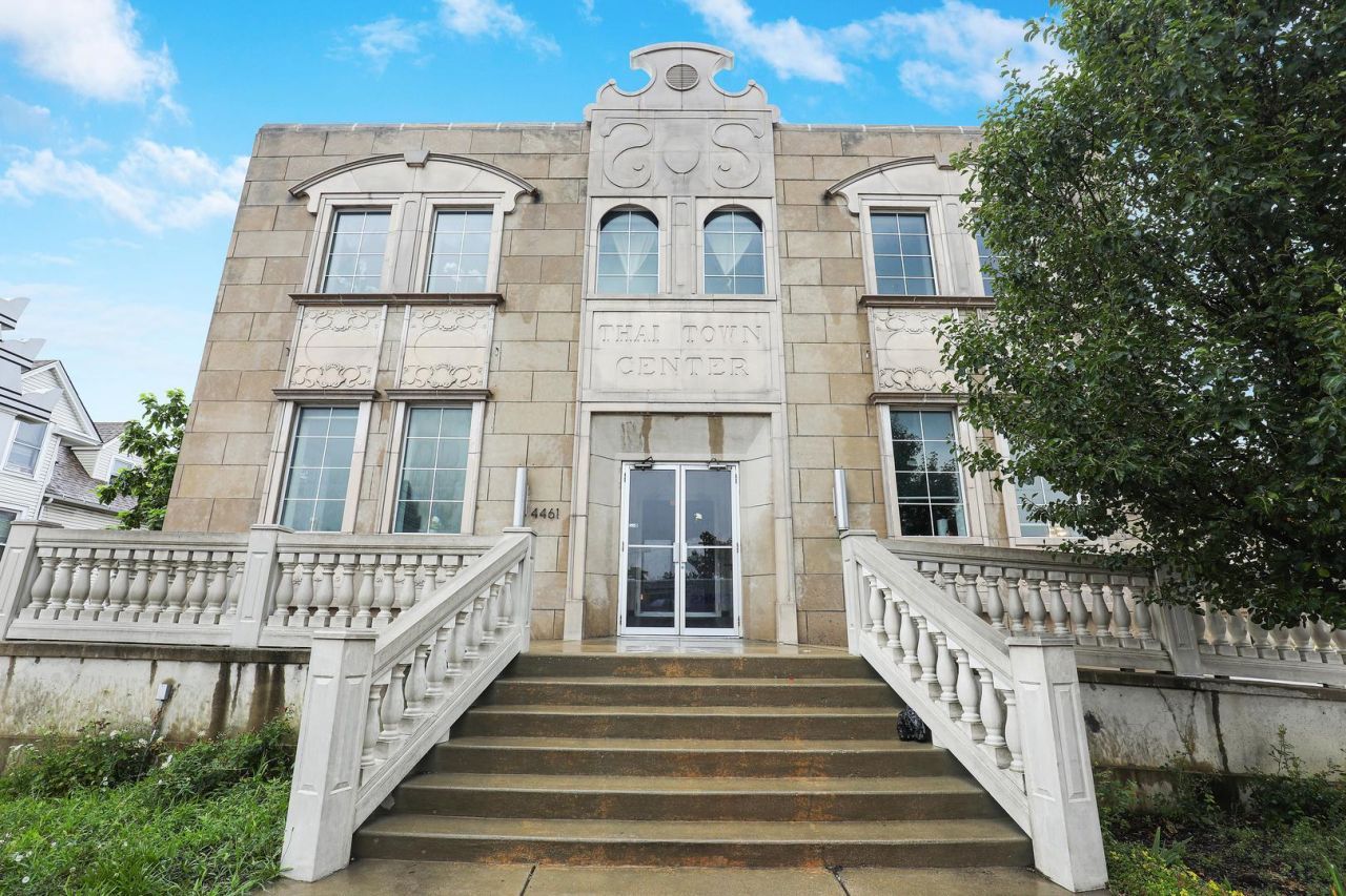 4461 N Pulaski Road, Chicago, IL 60630