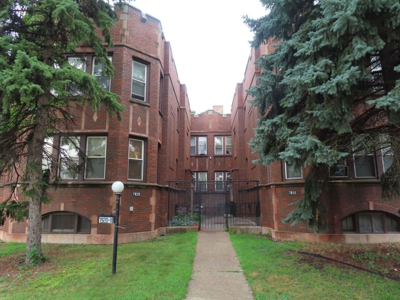 7918 S Calumet Avenue, Chicago, IL 60619