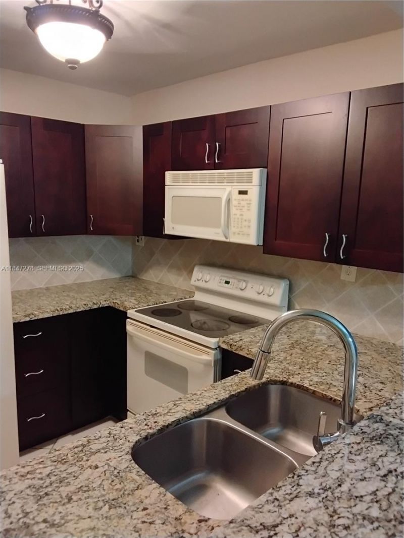 5835 Washington St, Unit 49, Hollywood, FL 33023 Photo