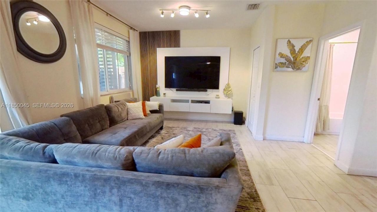 1420 SE 26th Ave, Homestead, FL 33035 Photo