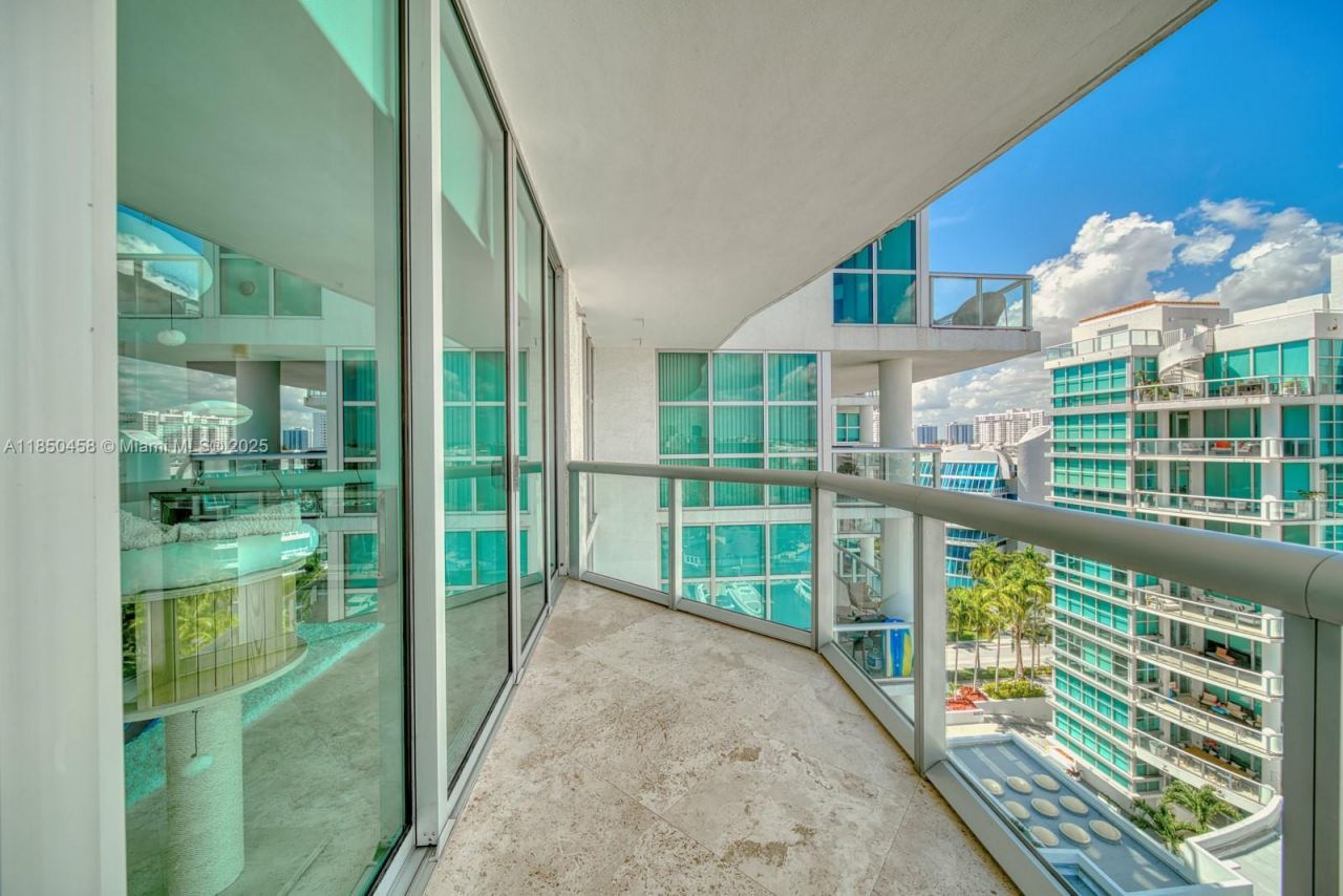 3131 NE 188th St, Unit 2-1103, Aventura, FL 33180 Photo