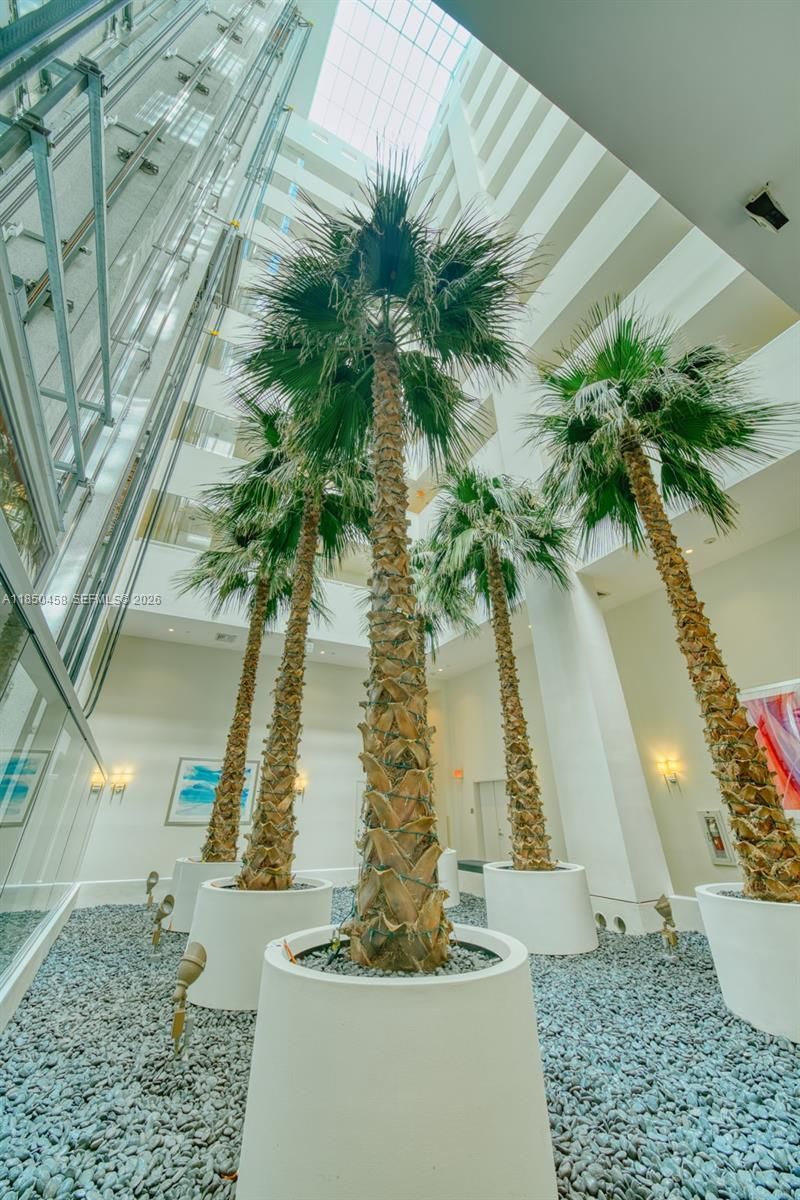 3131 NE 188th St, Unit 2-1103, Aventura, FL 33180 Photo