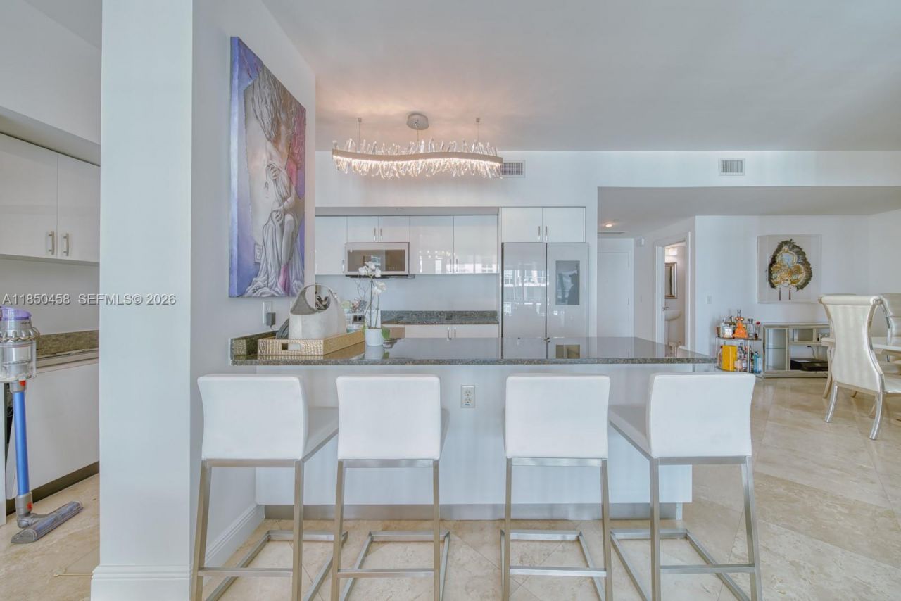 3131 NE 188th St, Unit 2-1103, Aventura, FL 33180 Photo