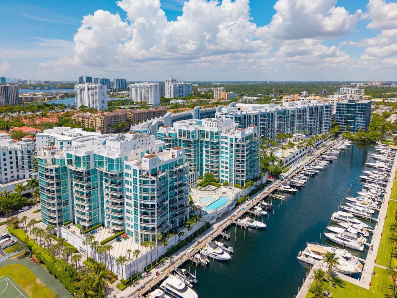 3131 NE 188th St, Unit 2-1103, Aventura, FL 33180 Photo