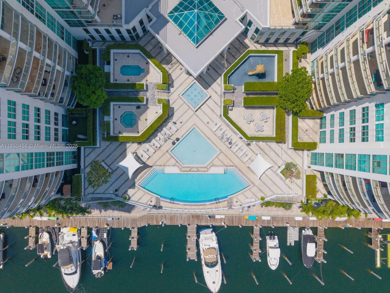 3131 NE 188th St, Unit 2-1103, Aventura, FL 33180 Photo