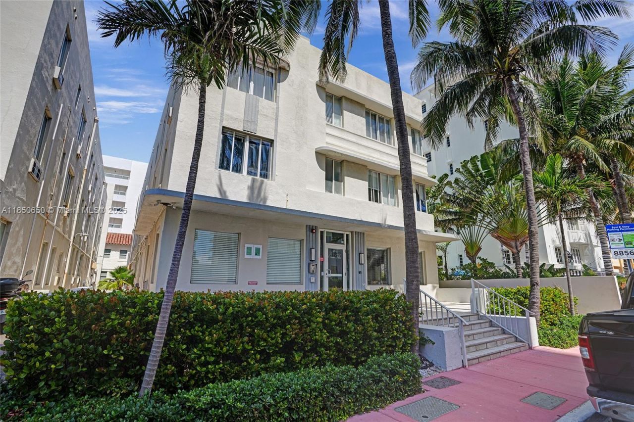 3710 Collins Ave, Unit N-100, Miami Beach, FL 33140 Photo