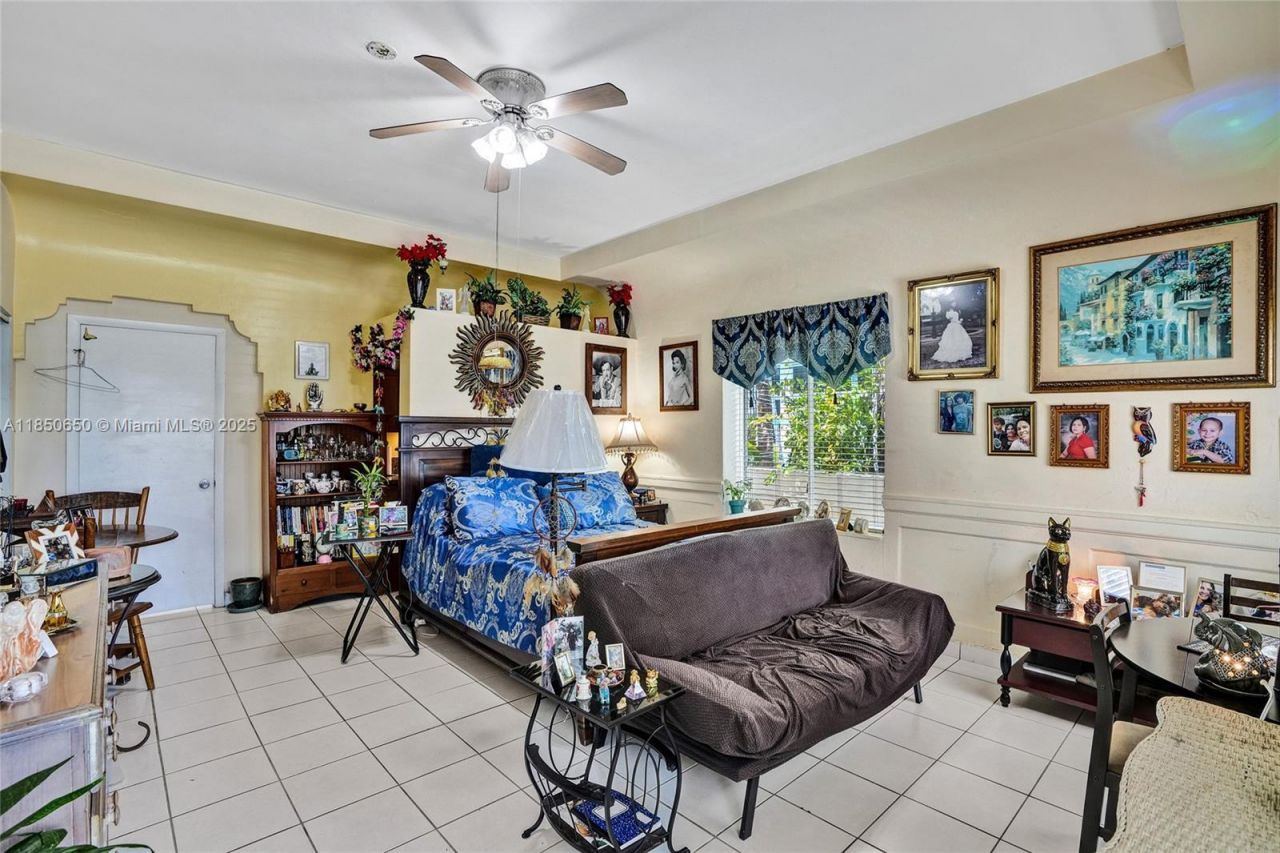 3710 Collins Ave, Unit N-100, Miami Beach, FL 33140 Photo