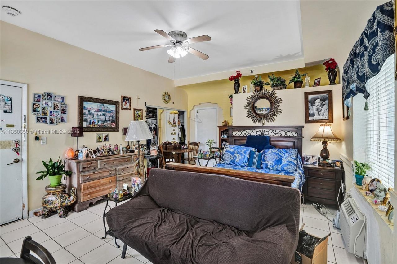 3710 Collins Ave, Unit N-100, Miami Beach, FL 33140 Photo