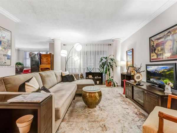 4330 Hillcrest Dr, Unit 516, Hollywood, FL 33021