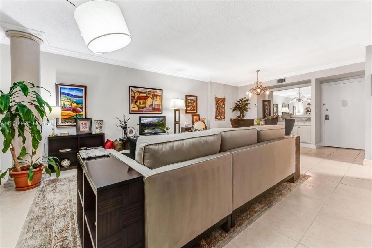 4330 Hillcrest Dr, Unit 516, Hollywood, FL 33021 Photo