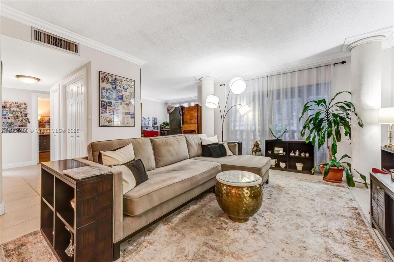 4330 Hillcrest Dr, Unit 516, Hollywood, FL 33021 Photo