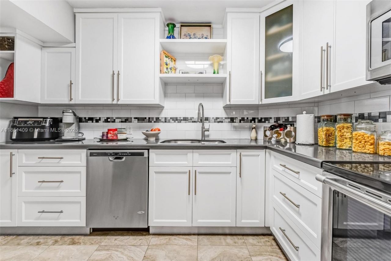 4330 Hillcrest Dr, Unit 516, Hollywood, FL 33021 Photo