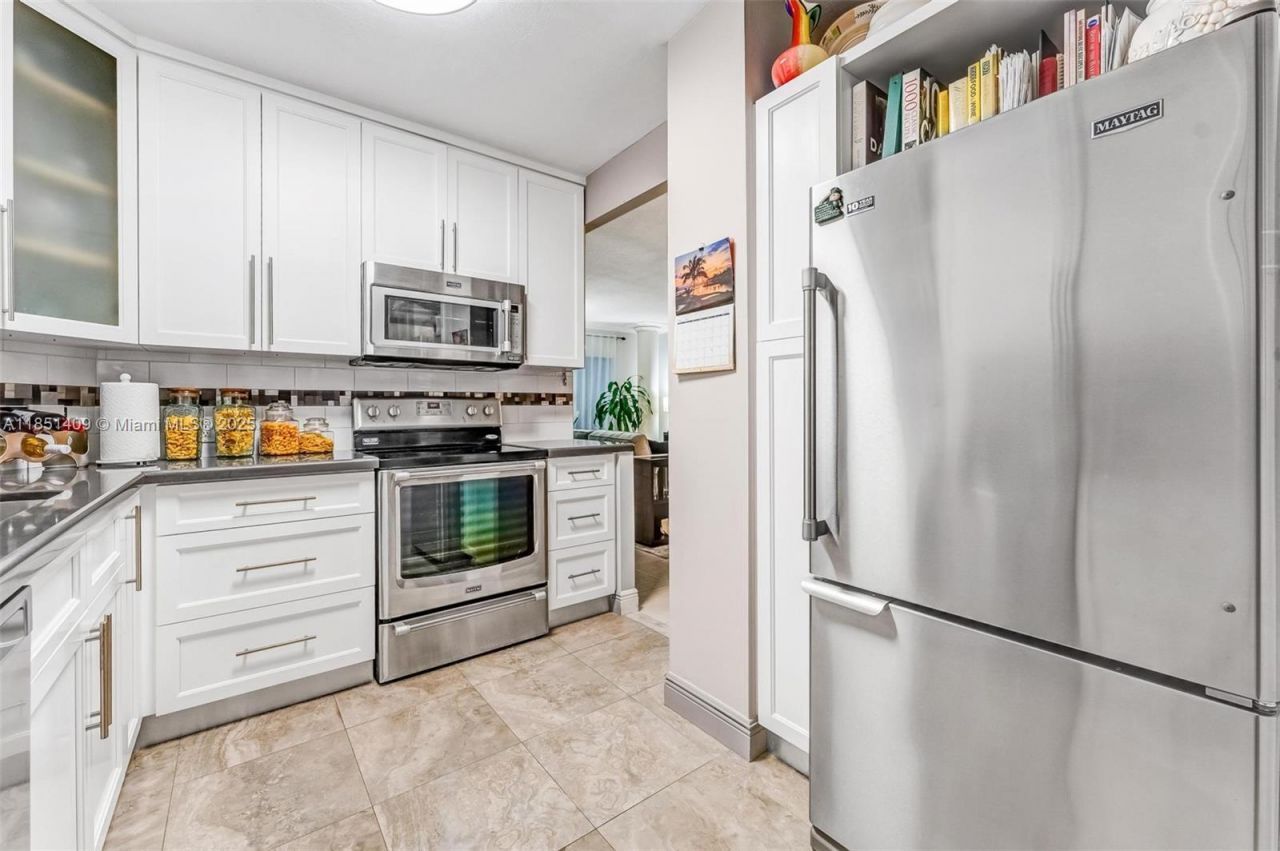 4330 Hillcrest Dr, Unit 516, Hollywood, FL 33021 Photo