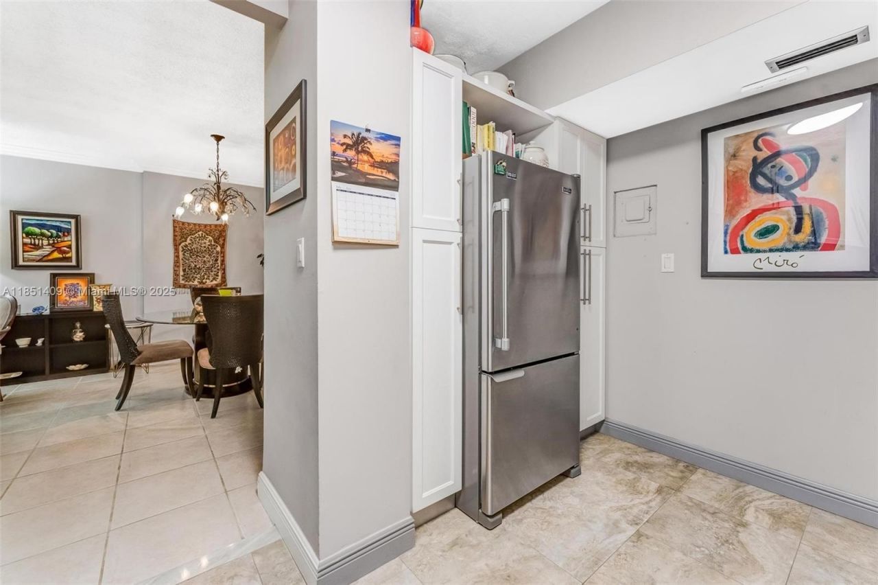 4330 Hillcrest Dr, Unit 516, Hollywood, FL 33021 Photo