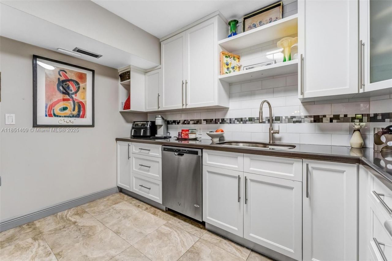 4330 Hillcrest Dr, Unit 516, Hollywood, FL 33021 Photo