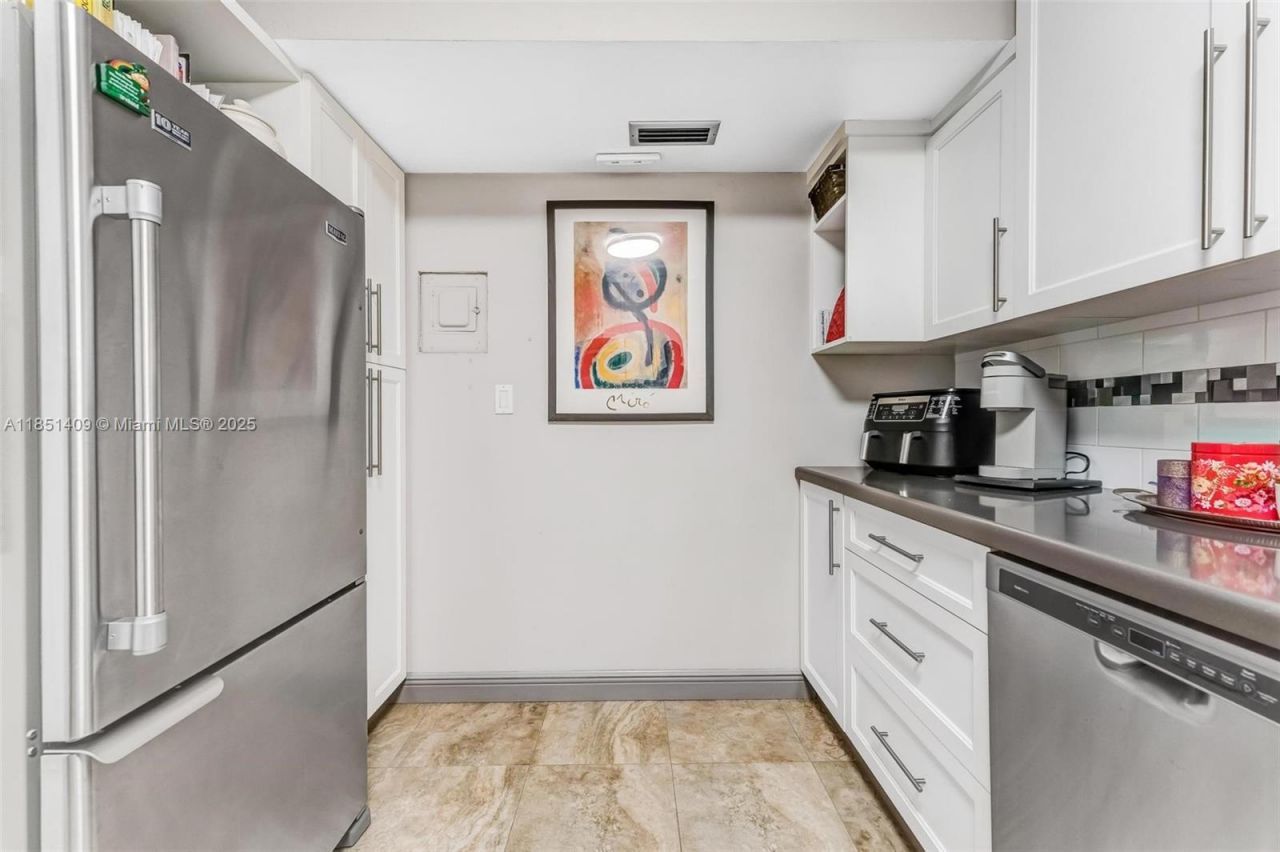 4330 Hillcrest Dr, Unit 516, Hollywood, FL 33021 Photo