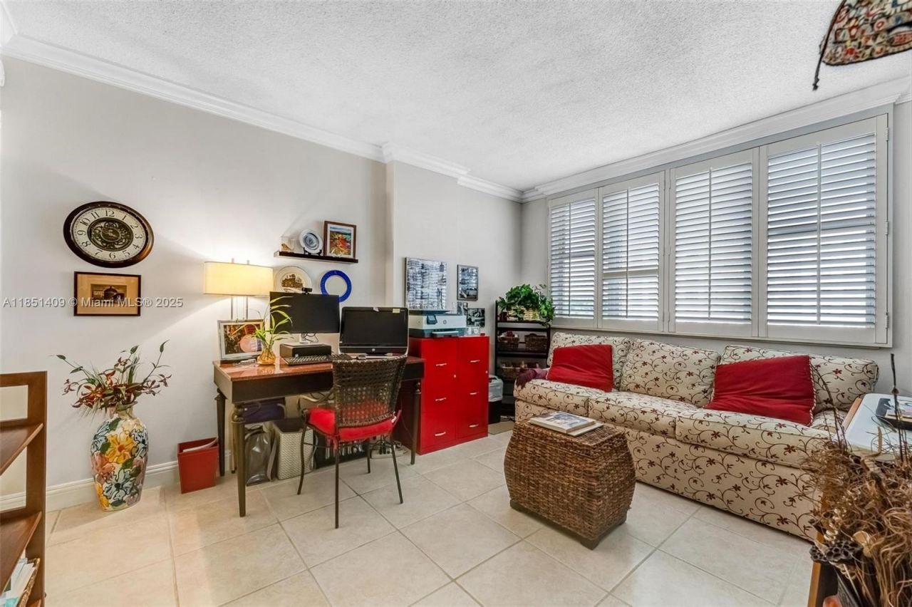 4330 Hillcrest Dr, Unit 516, Hollywood, FL 33021 Photo