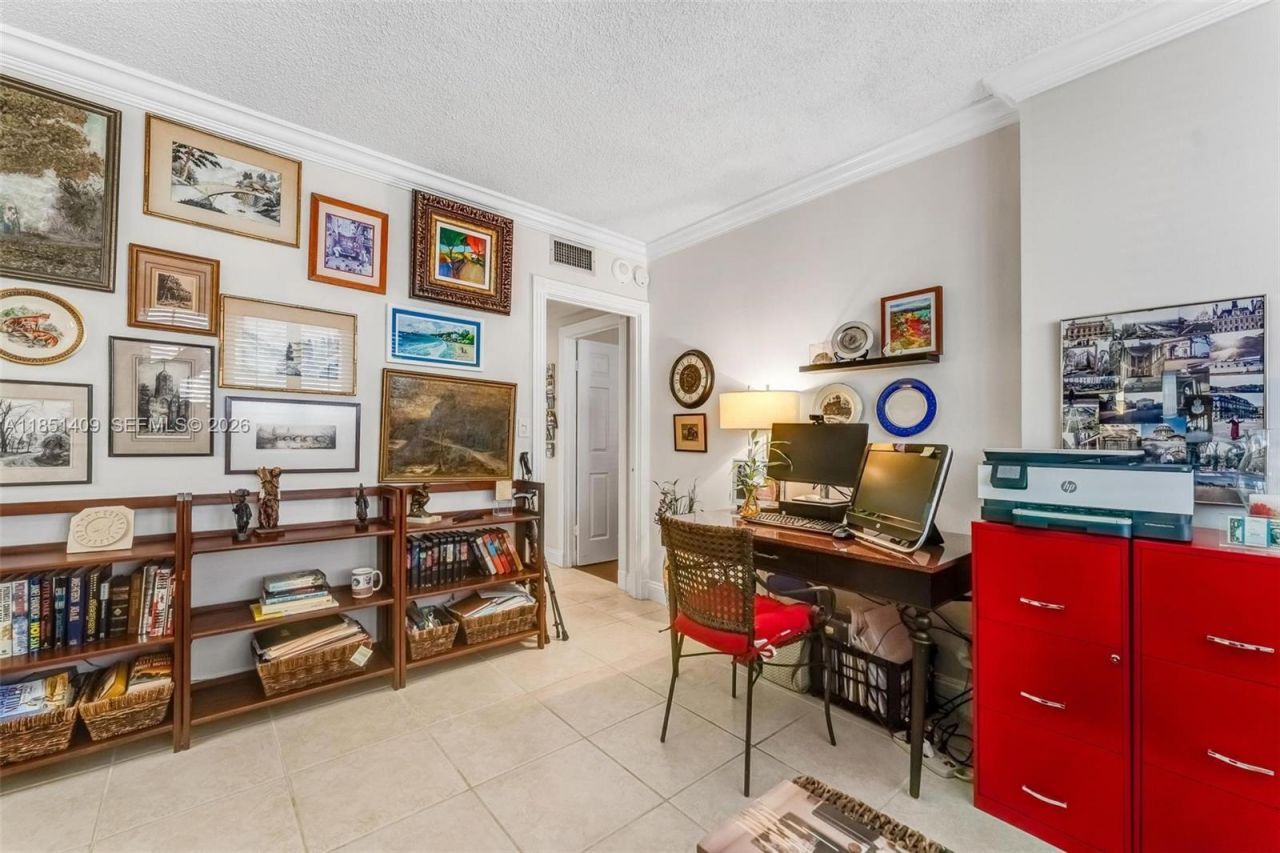 4330 Hillcrest Dr, Unit 516, Hollywood, FL 33021 Photo