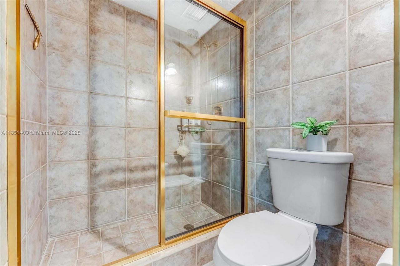 4330 Hillcrest Dr, Unit 516, Hollywood, FL 33021 Photo