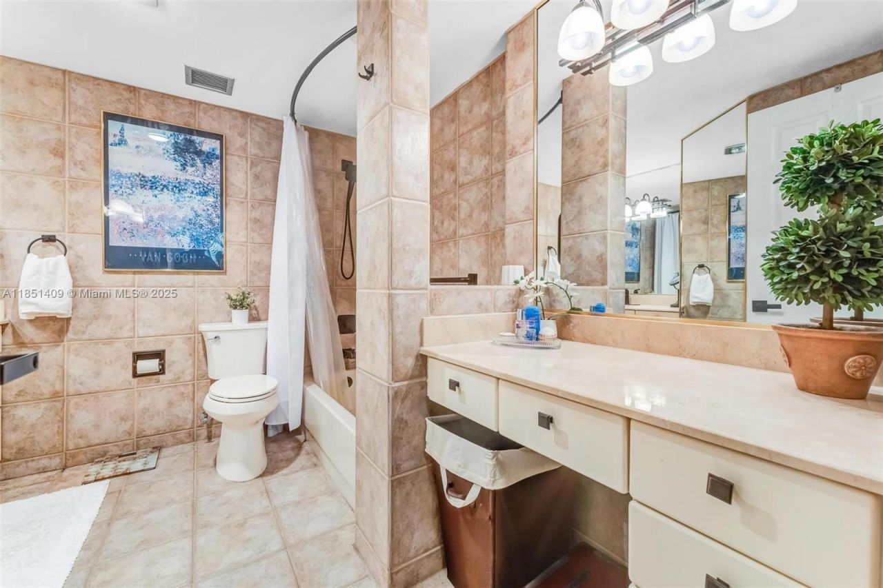 4330 Hillcrest Dr, Unit 516, Hollywood, FL 33021 Photo