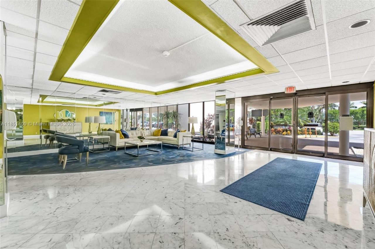 4330 Hillcrest Dr, Unit 516, Hollywood, FL 33021 Photo