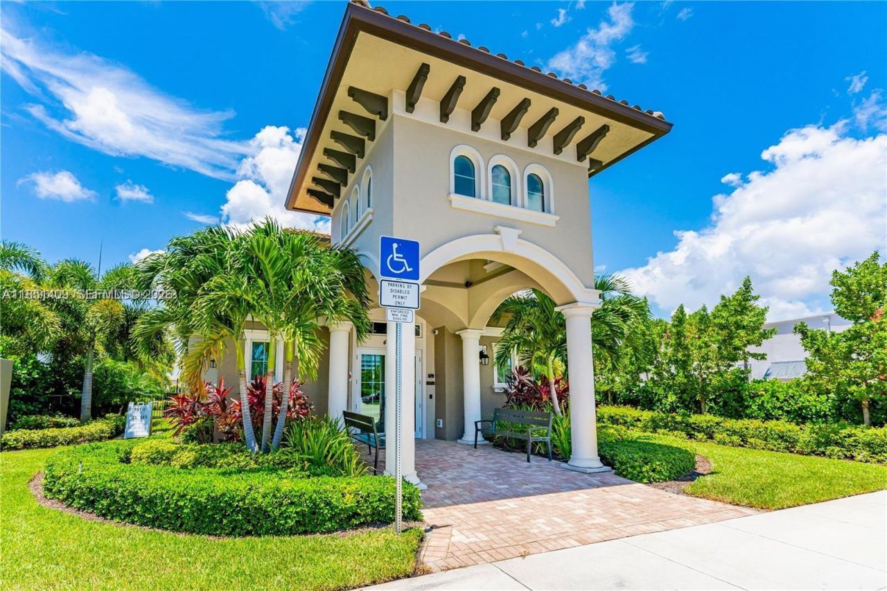 4330 Hillcrest Dr, Unit 516, Hollywood, FL 33021 Photo