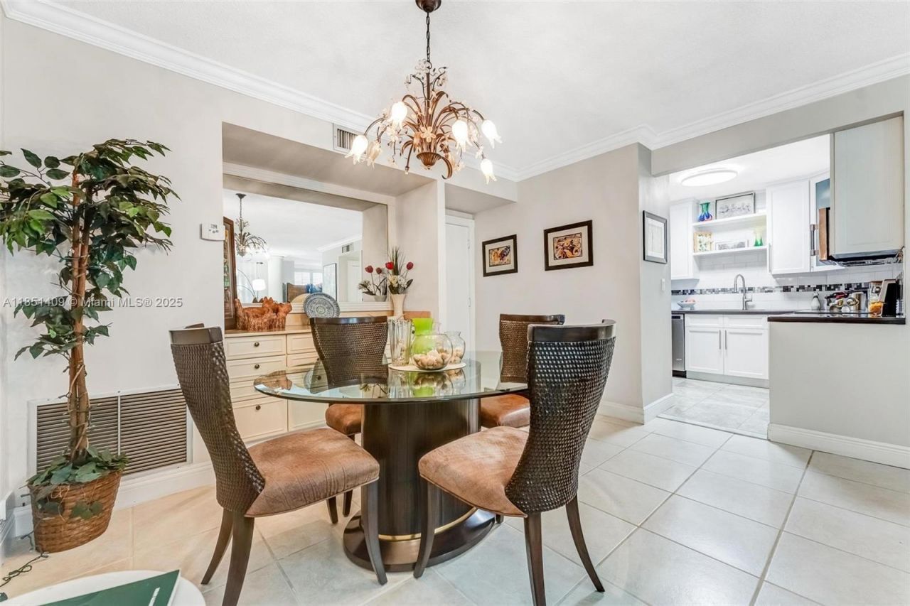 4330 Hillcrest Dr, Unit 516, Hollywood, FL 33021 Photo