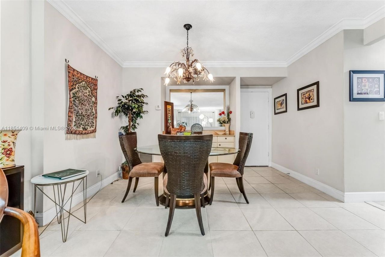 4330 Hillcrest Dr, Unit 516, Hollywood, FL 33021 Photo