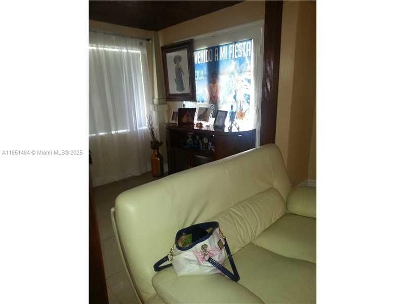 321 NW 13th Ave, Miami, FL 33125 Photo