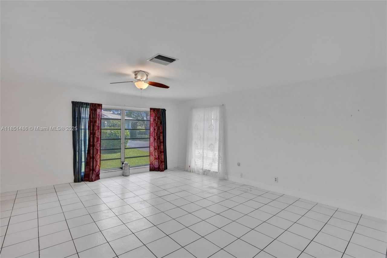 7200 E Tropical Way, Plantation, FL 33317 Photo