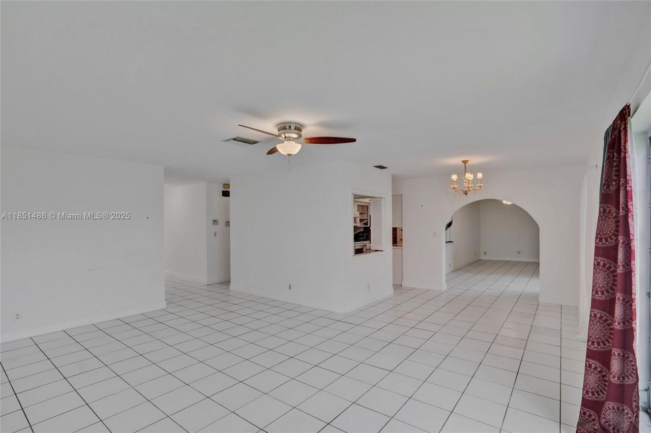 7200 E Tropical Way, Plantation, FL 33317 Photo