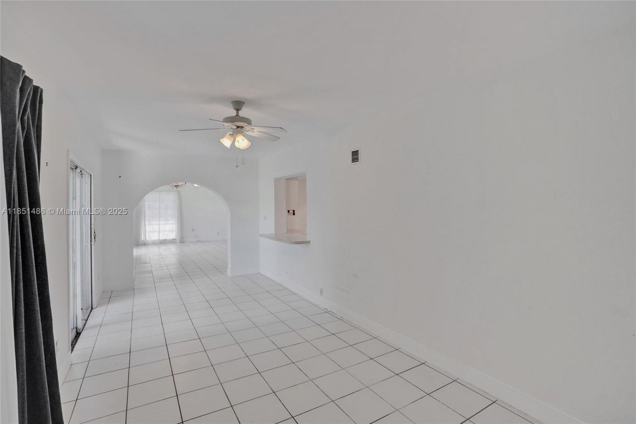 7200 E Tropical Way, Plantation, FL 33317 Photo