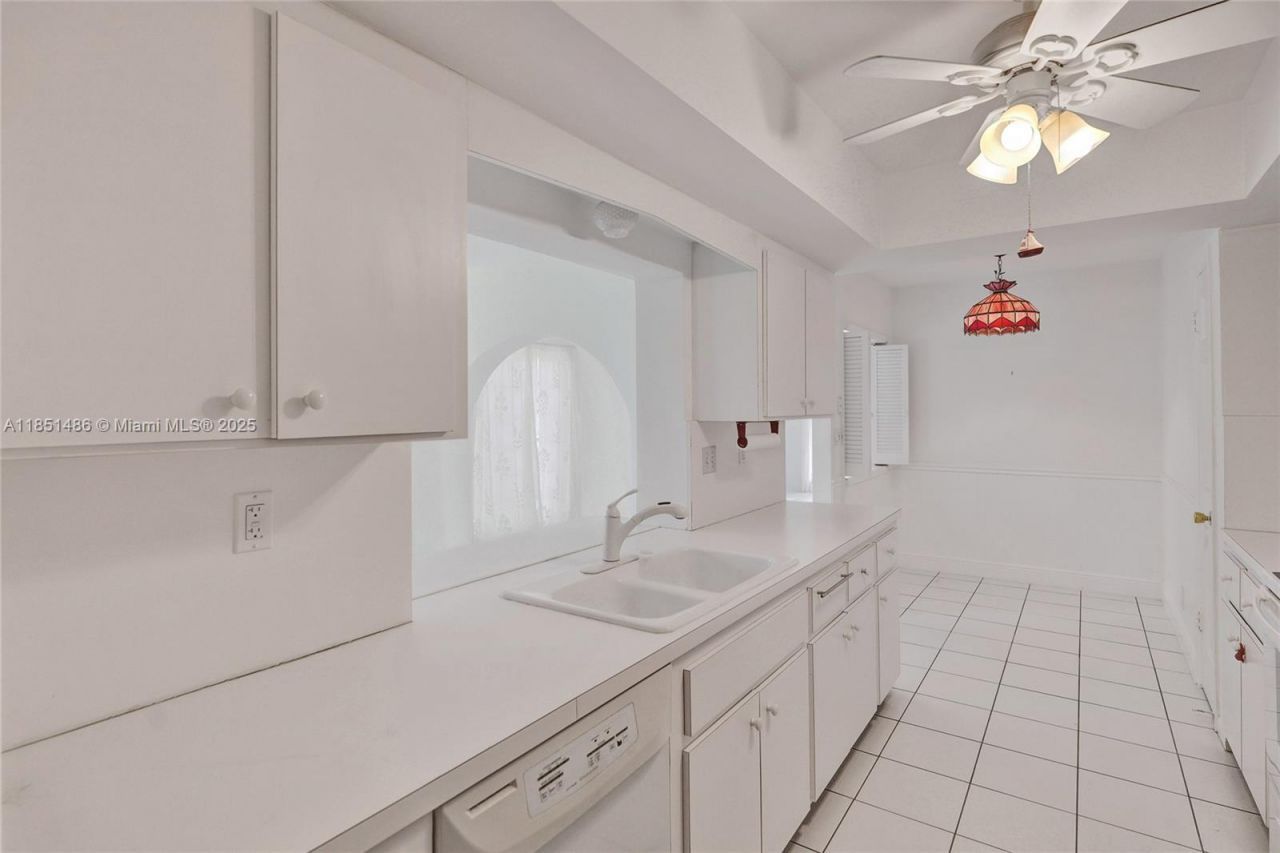 7200 E Tropical Way, Plantation, FL 33317 Photo