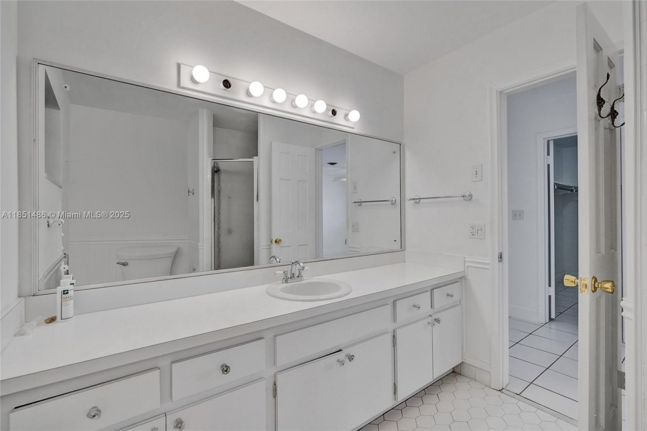 7200 E Tropical Way, Plantation, FL 33317 Photo