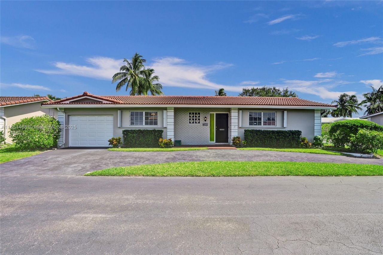 7200 E Tropical Way, Plantation, FL 33317 Photo