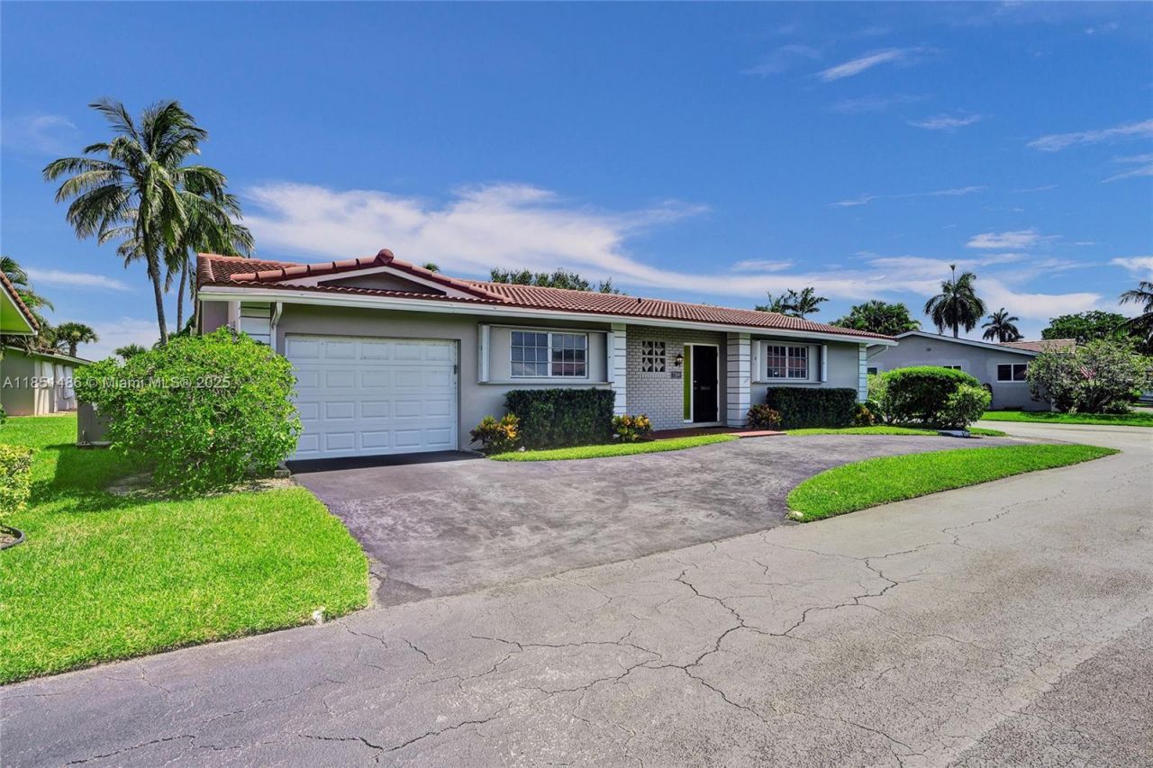 7200 E Tropical Way, Plantation, FL 33317 Photo