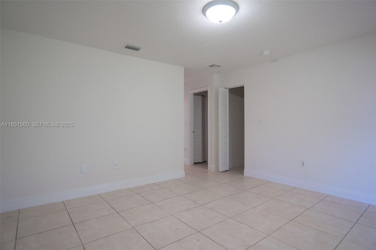 15650 NW 39th Ct, Unit 15650, Miami Gardens, FL 33054 Photo