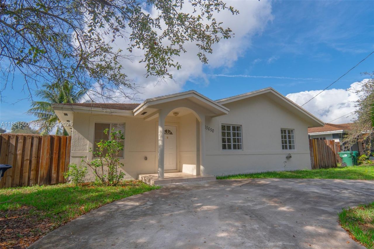 15650 NW 39th Ct, Unit 15650, Miami Gardens, FL 33054 Photo