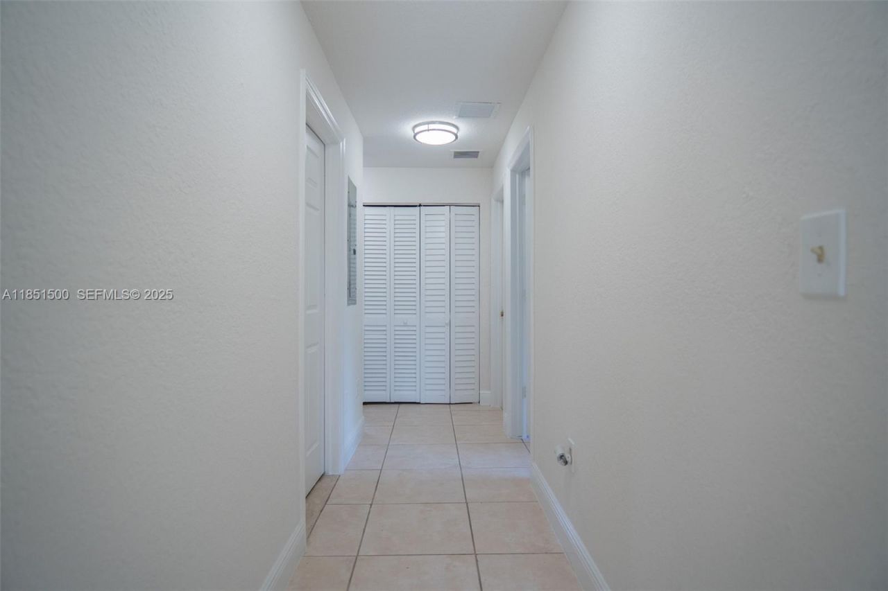 15650 NW 39th Ct, Unit 15650, Miami Gardens, FL 33054 Photo