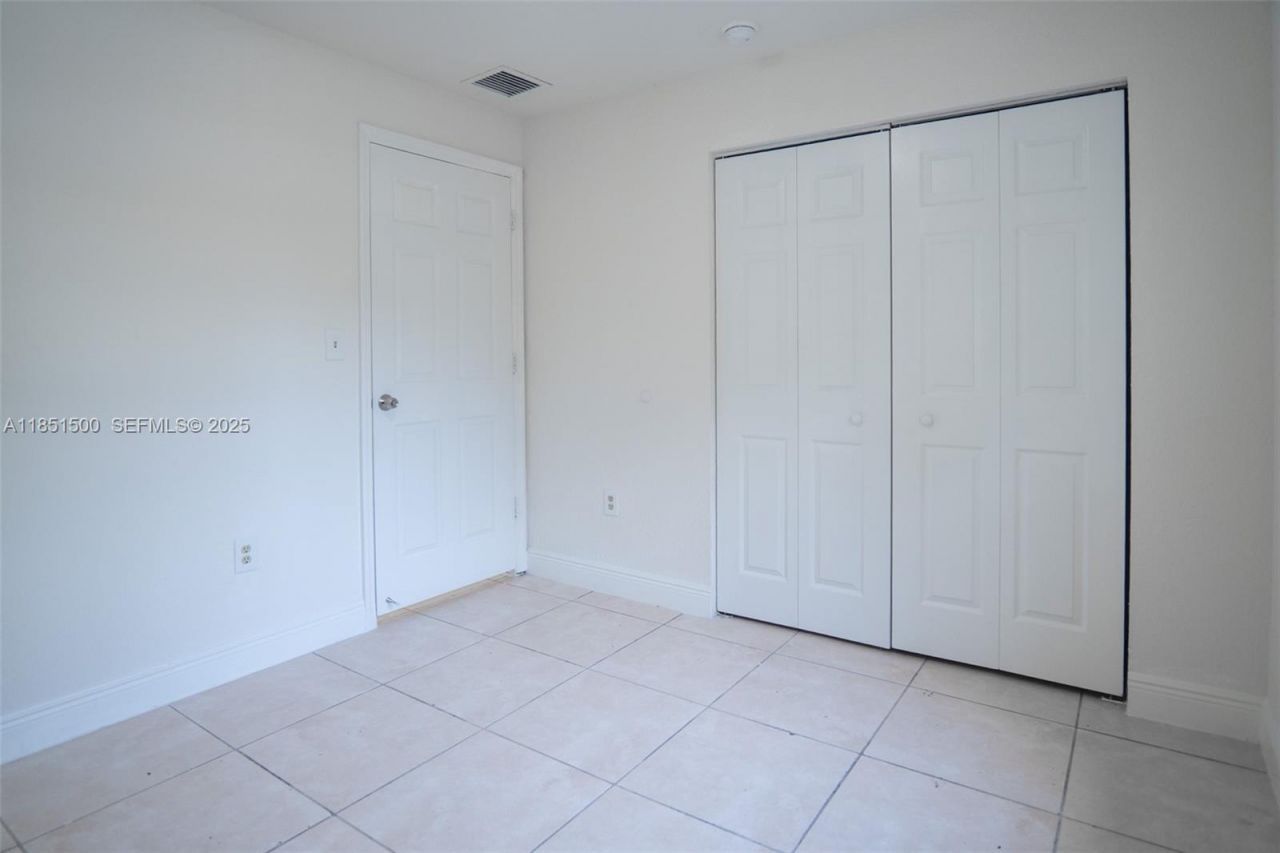 15650 NW 39th Ct, Unit 15650, Miami Gardens, FL 33054 Photo