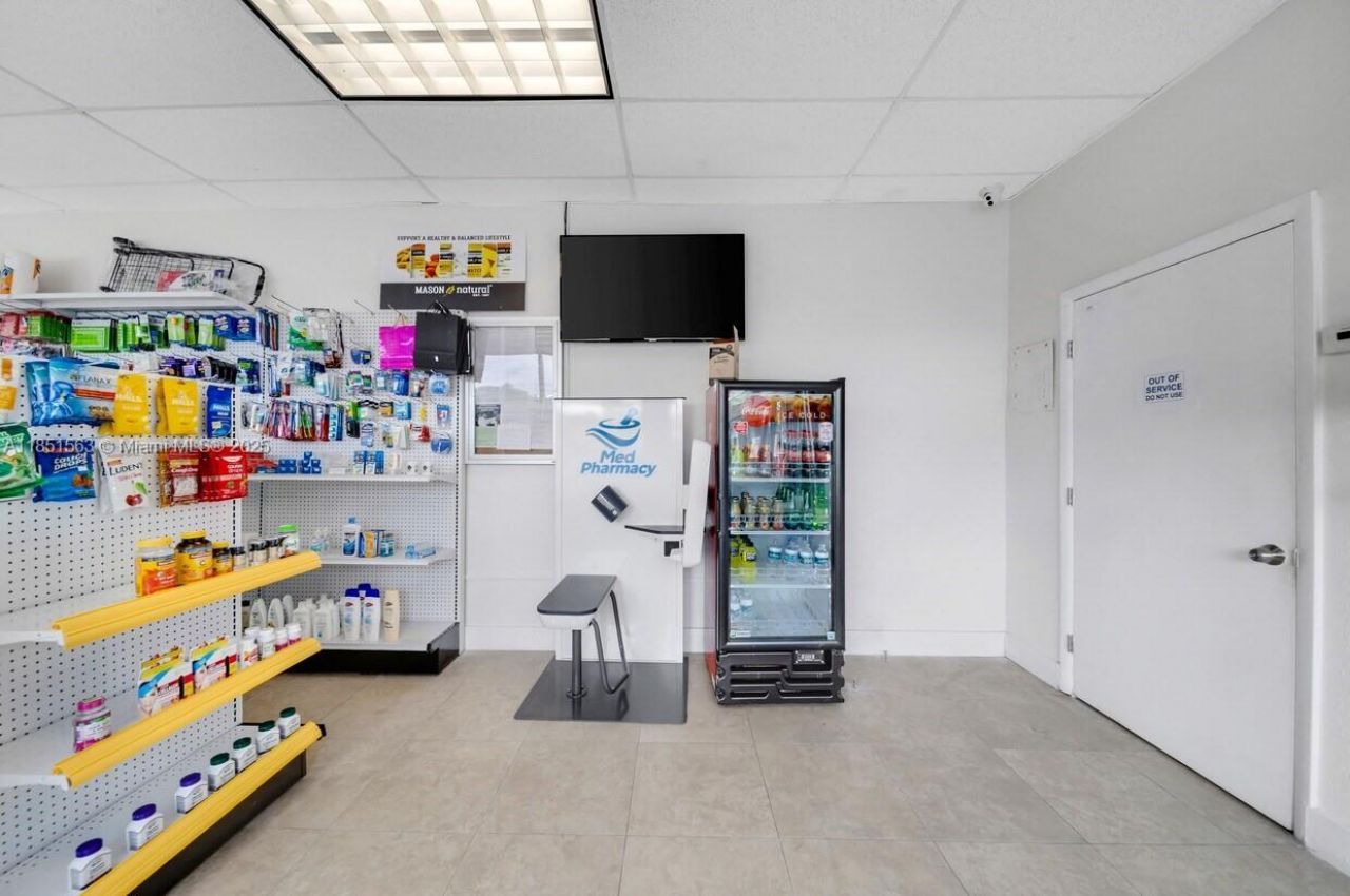 3401 SW 8th St, Miami, FL 33135 Photo