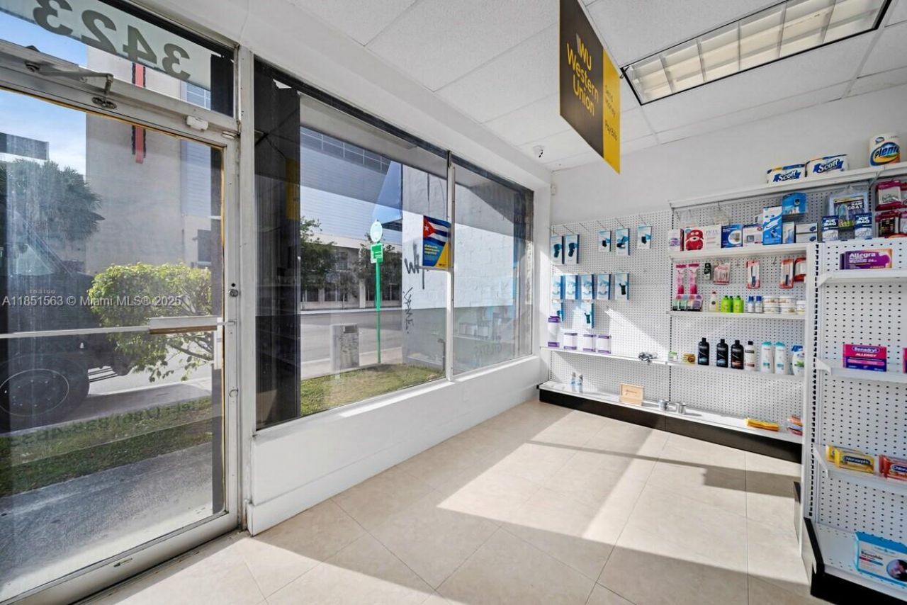 3401 SW 8th St, Miami, FL 33135 Photo