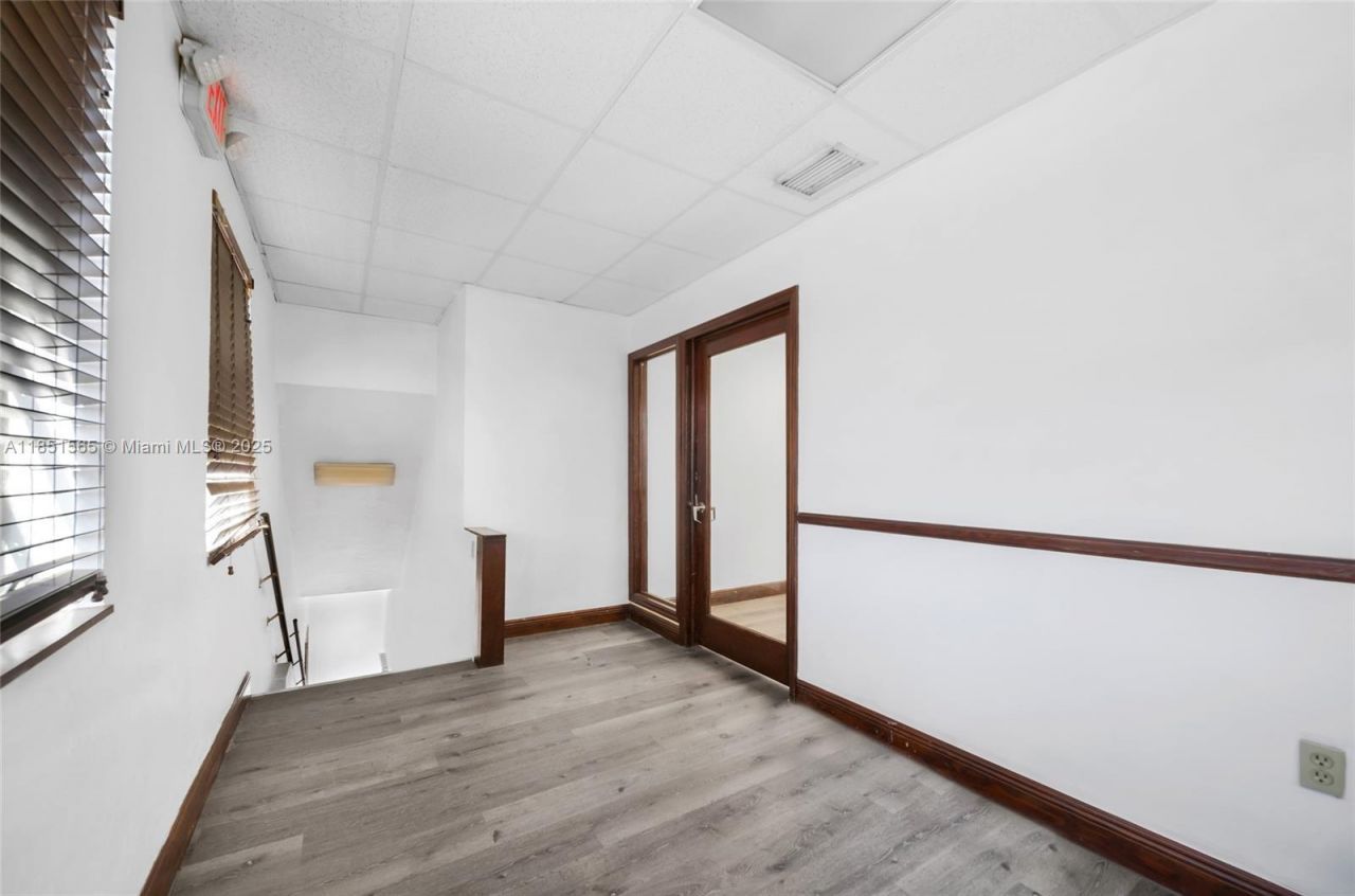 3465 SW 8th St, Unit 3474, Miami, FL 33135 Photo