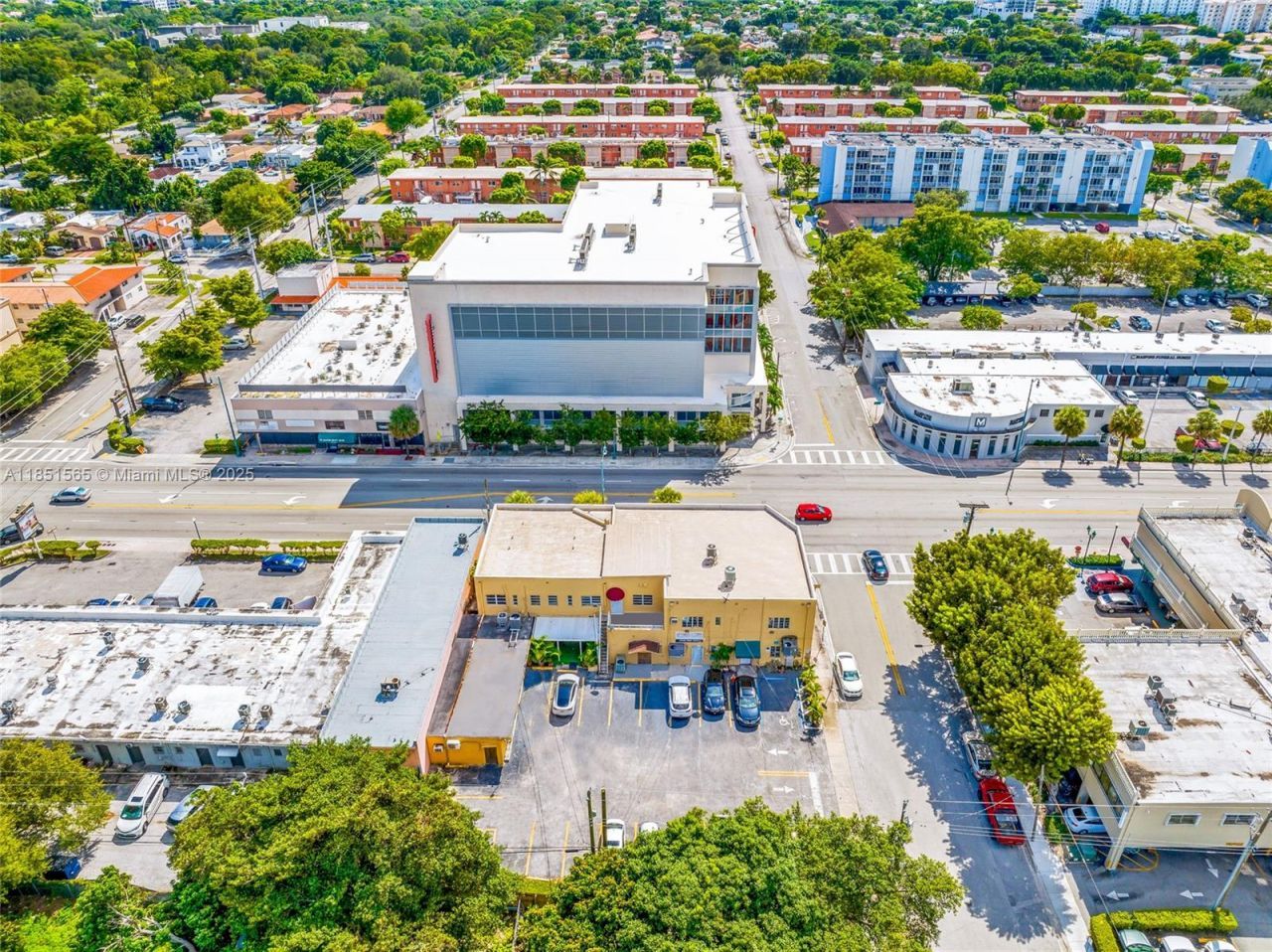 3465 SW 8th St, Unit 3474, Miami, FL 33135 Photo