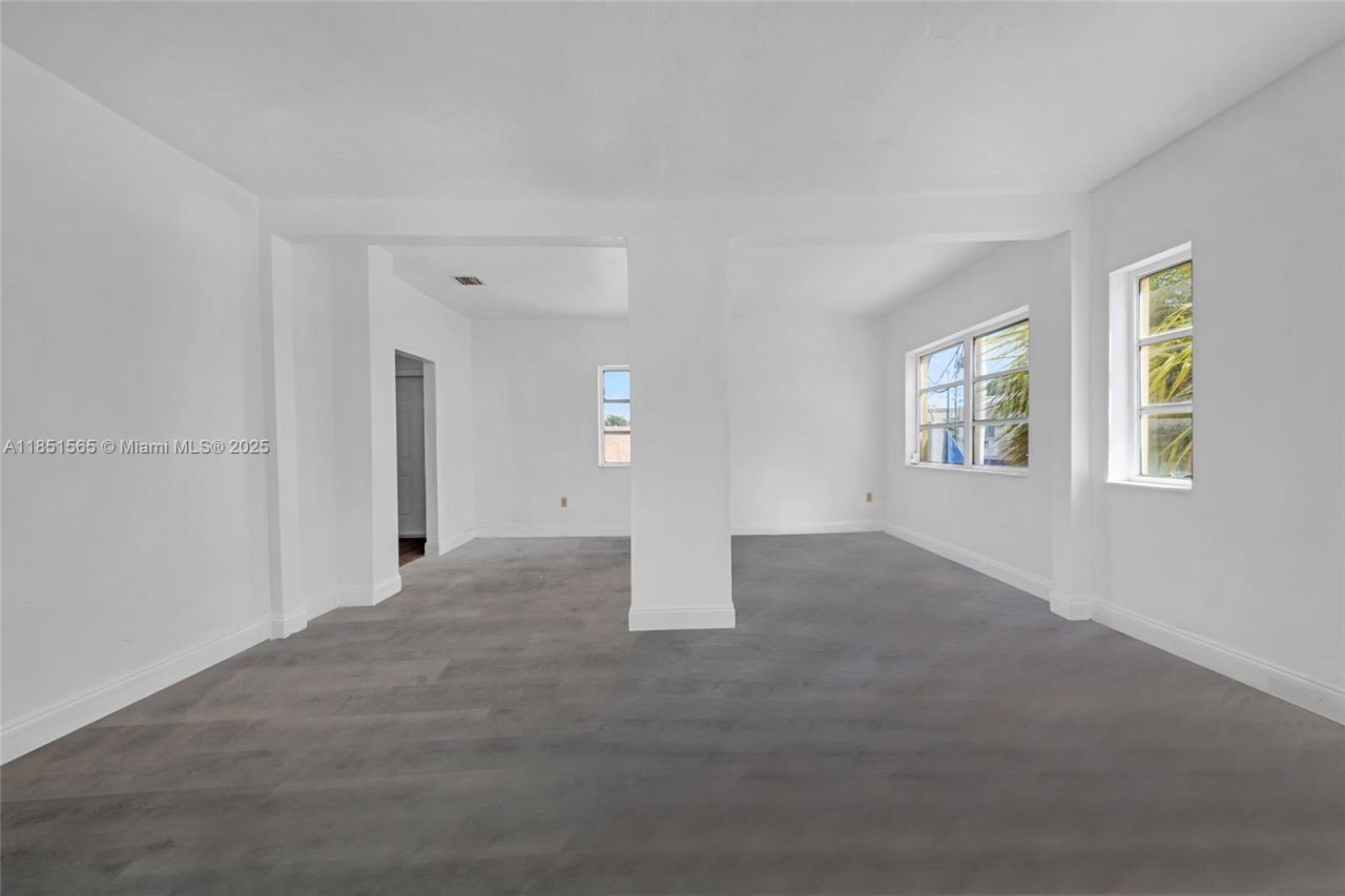 3465 SW 8th St, Unit 3474, Miami, FL 33135 Photo