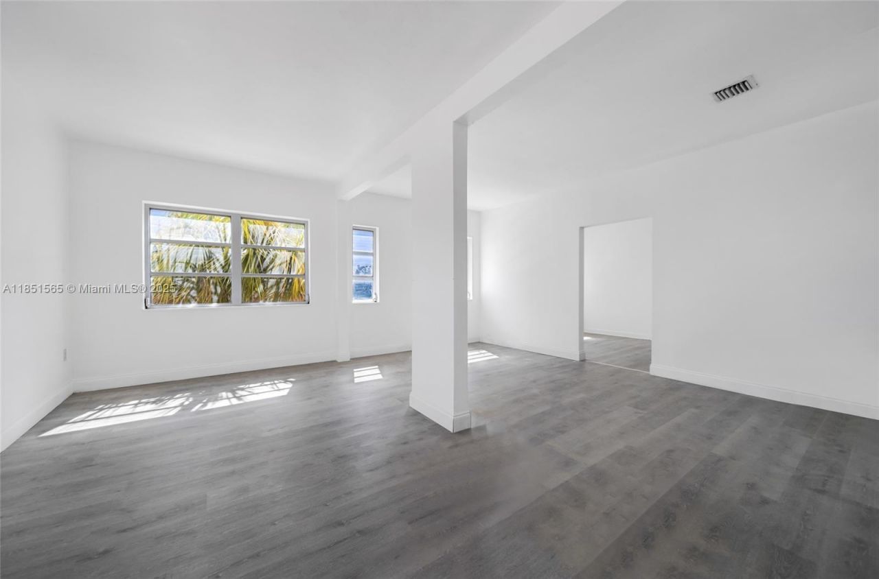 3465 SW 8th St, Unit 3474, Miami, FL 33135 Photo